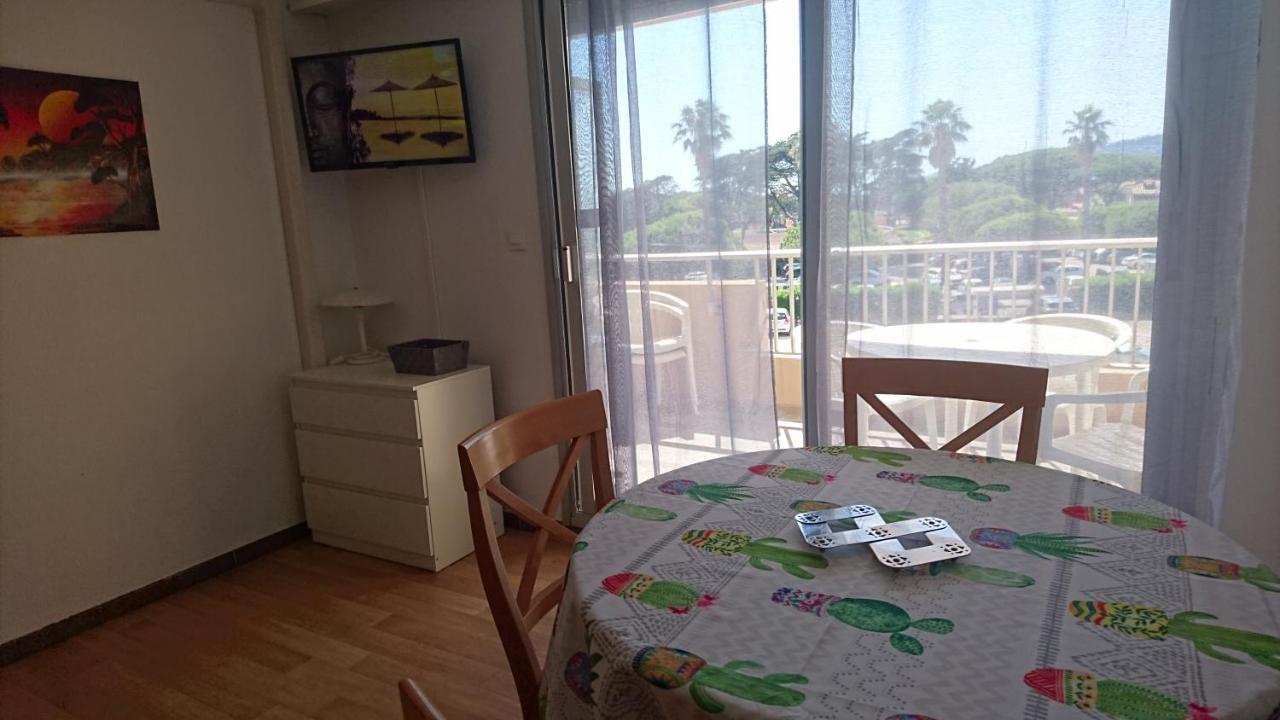 Port De Hyeres Studio 2 A 4 Personnes Avec Parking Екстериор снимка