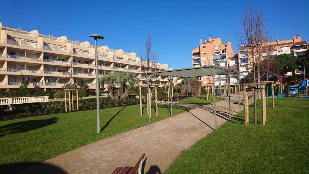 Port De Hyeres Studio 2 A 4 Personnes Avec Parking Екстериор снимка