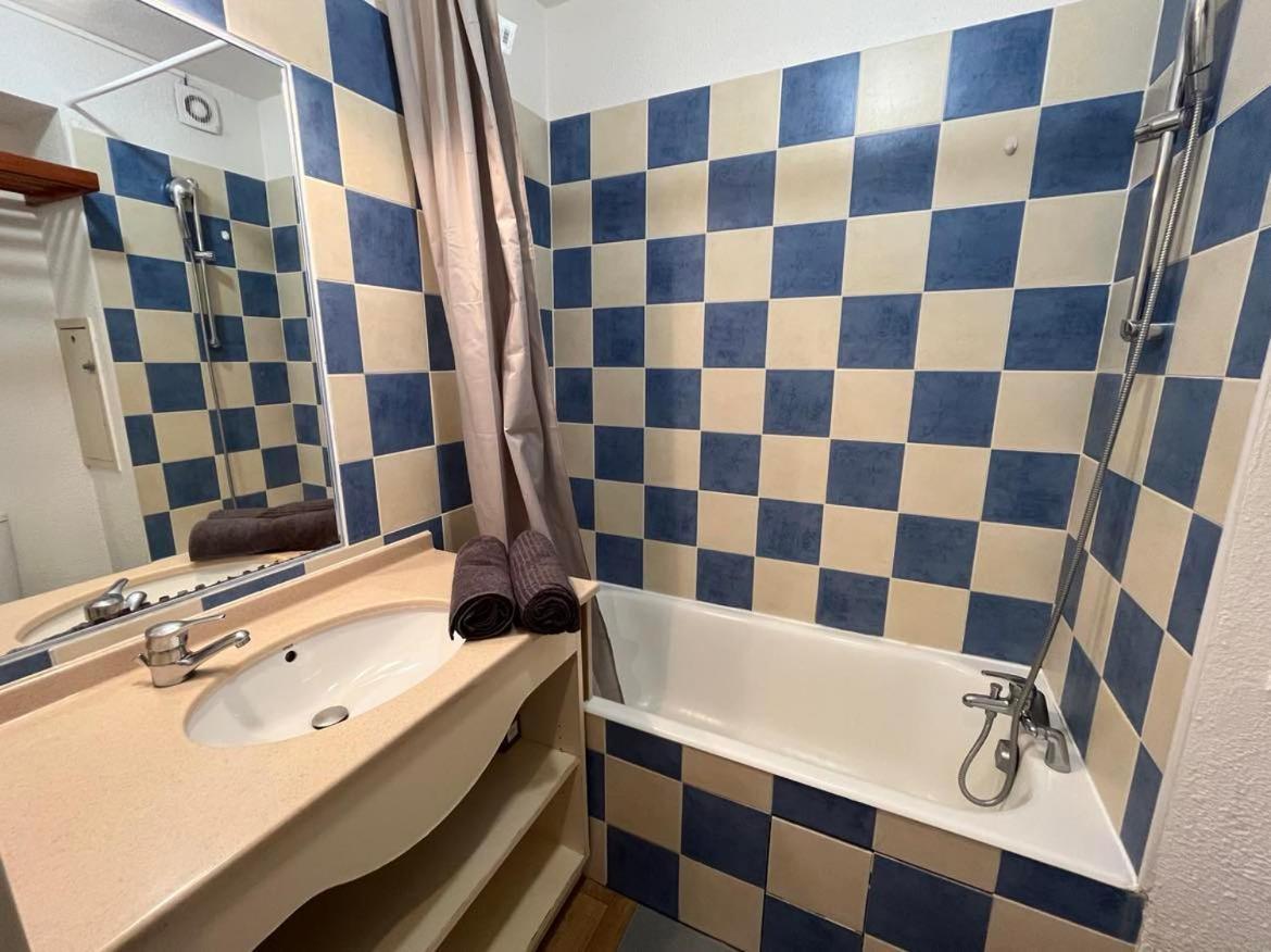 Port De Hyeres Studio 2 A 4 Personnes Avec Parking Екстериор снимка